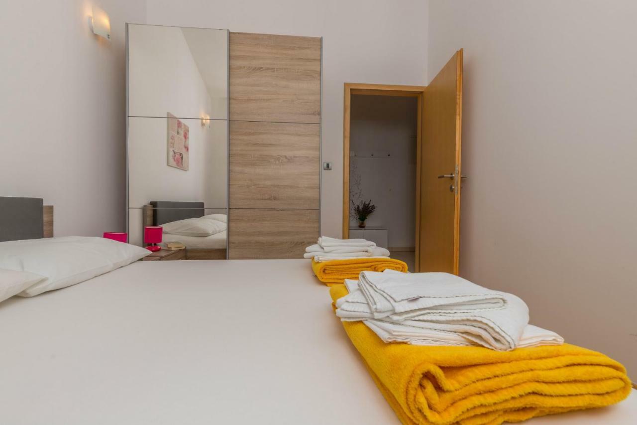 Principium Apartments Klenovica Bagian luar foto