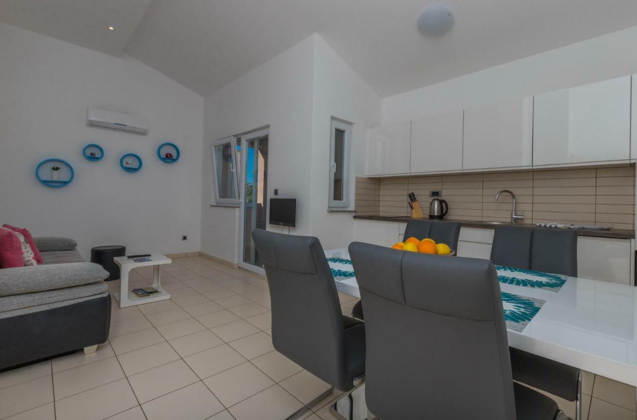 Principium Apartments Klenovica Bagian luar foto