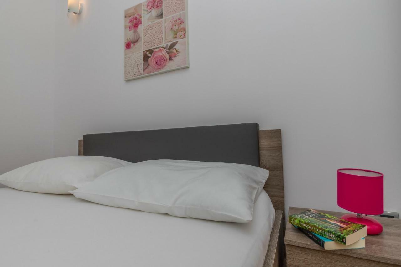 Principium Apartments Klenovica Bagian luar foto
