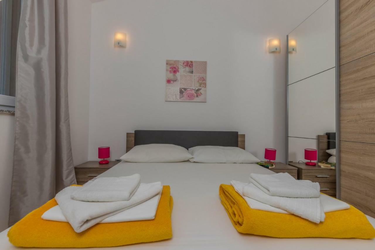 Principium Apartments Klenovica Bagian luar foto