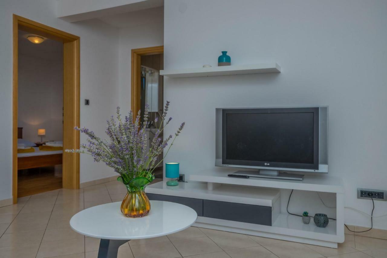Principium Apartments Klenovica Bagian luar foto