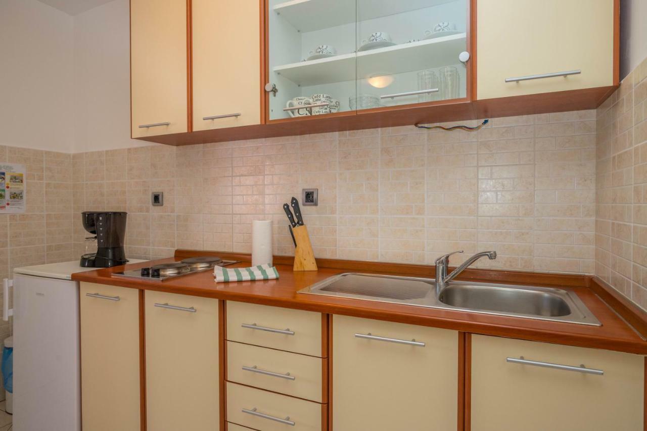 Principium Apartments Klenovica Bagian luar foto