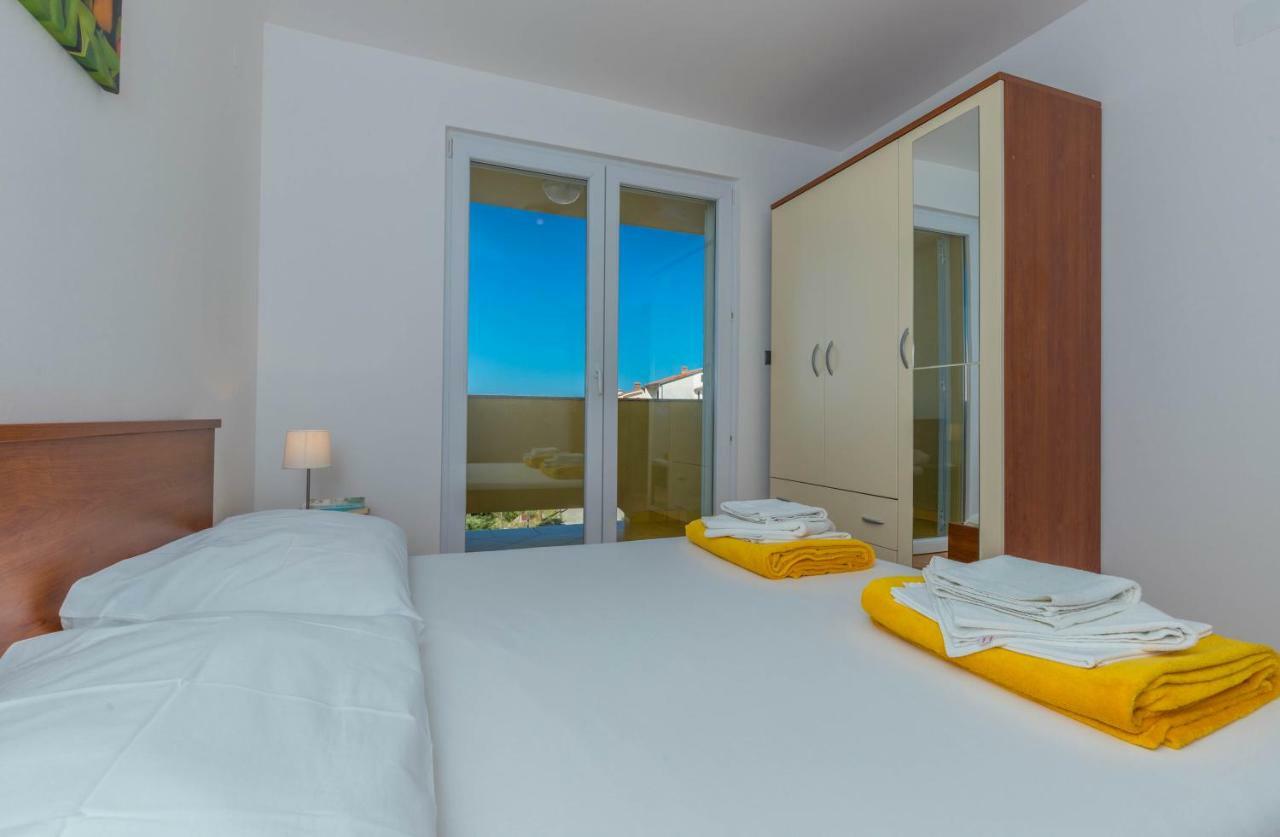 Principium Apartments Klenovica Bagian luar foto